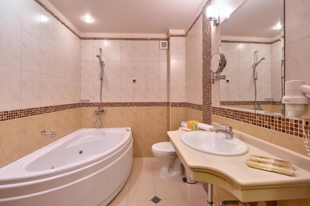 Hotel Club Central Хисаря Экстерьер фото