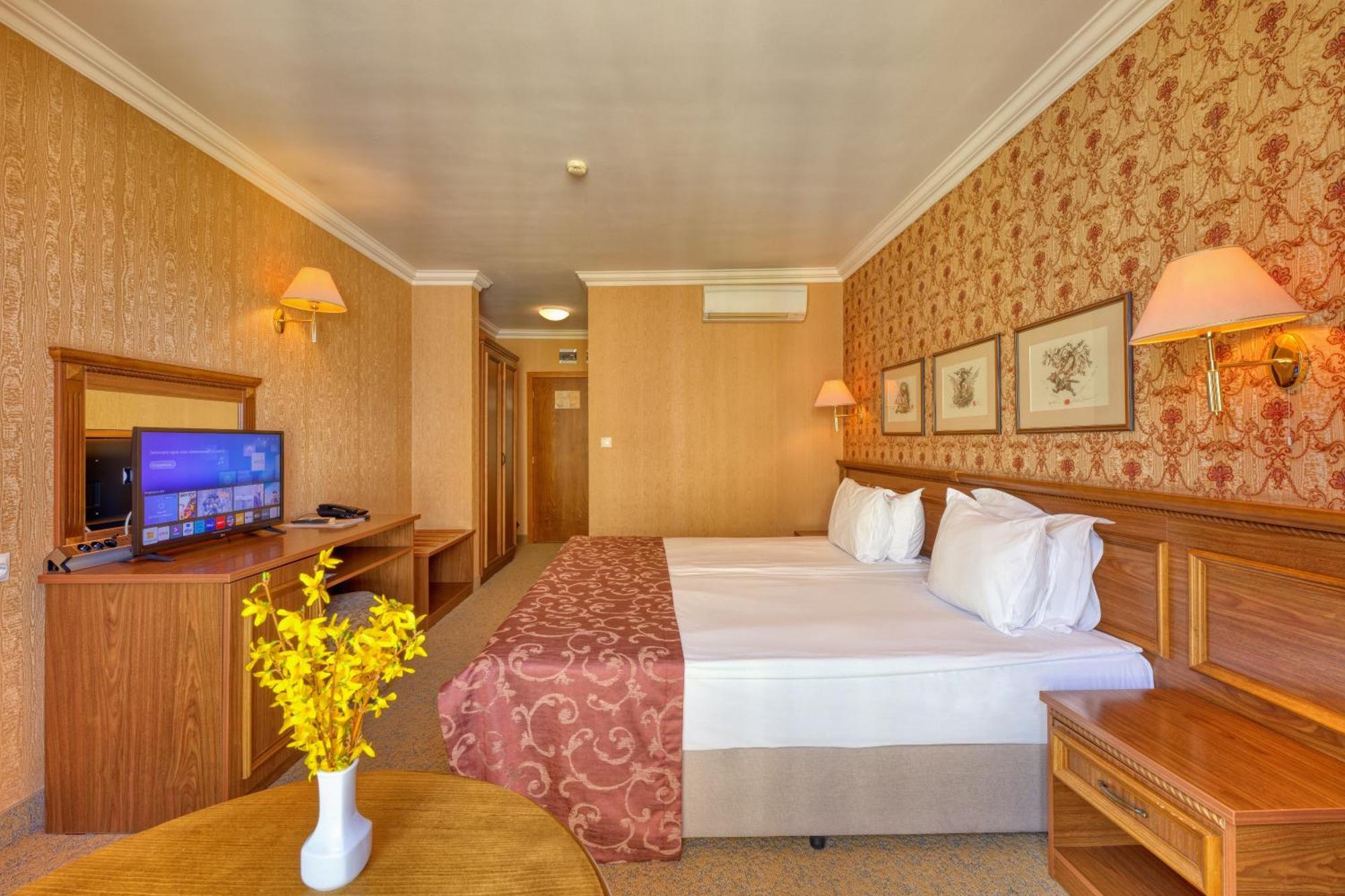 Hotel Club Central Хисаря Экстерьер фото