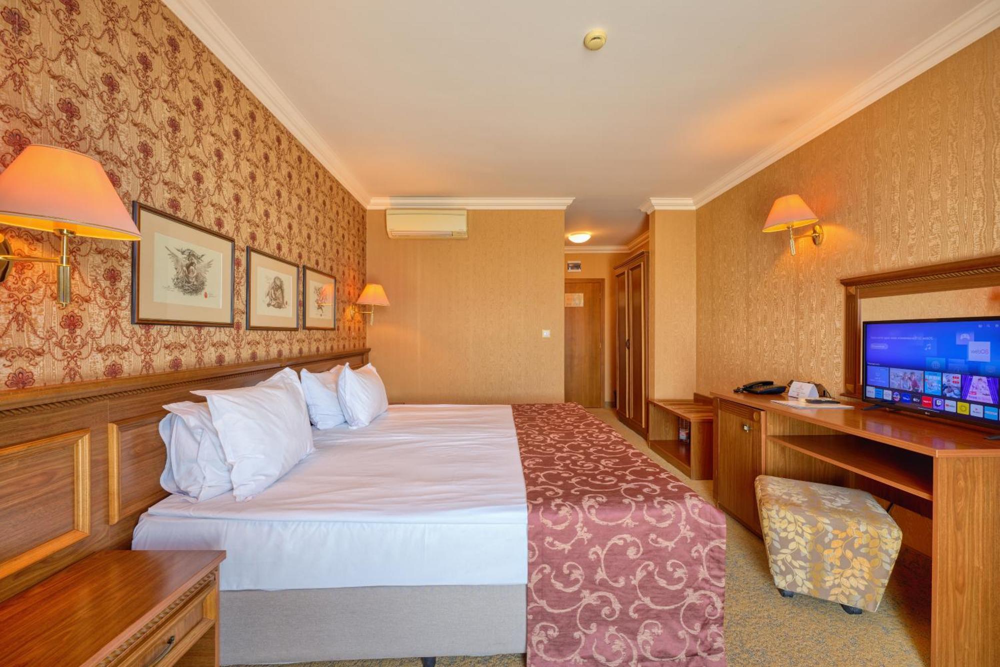 Hotel Club Central Хисаря Экстерьер фото