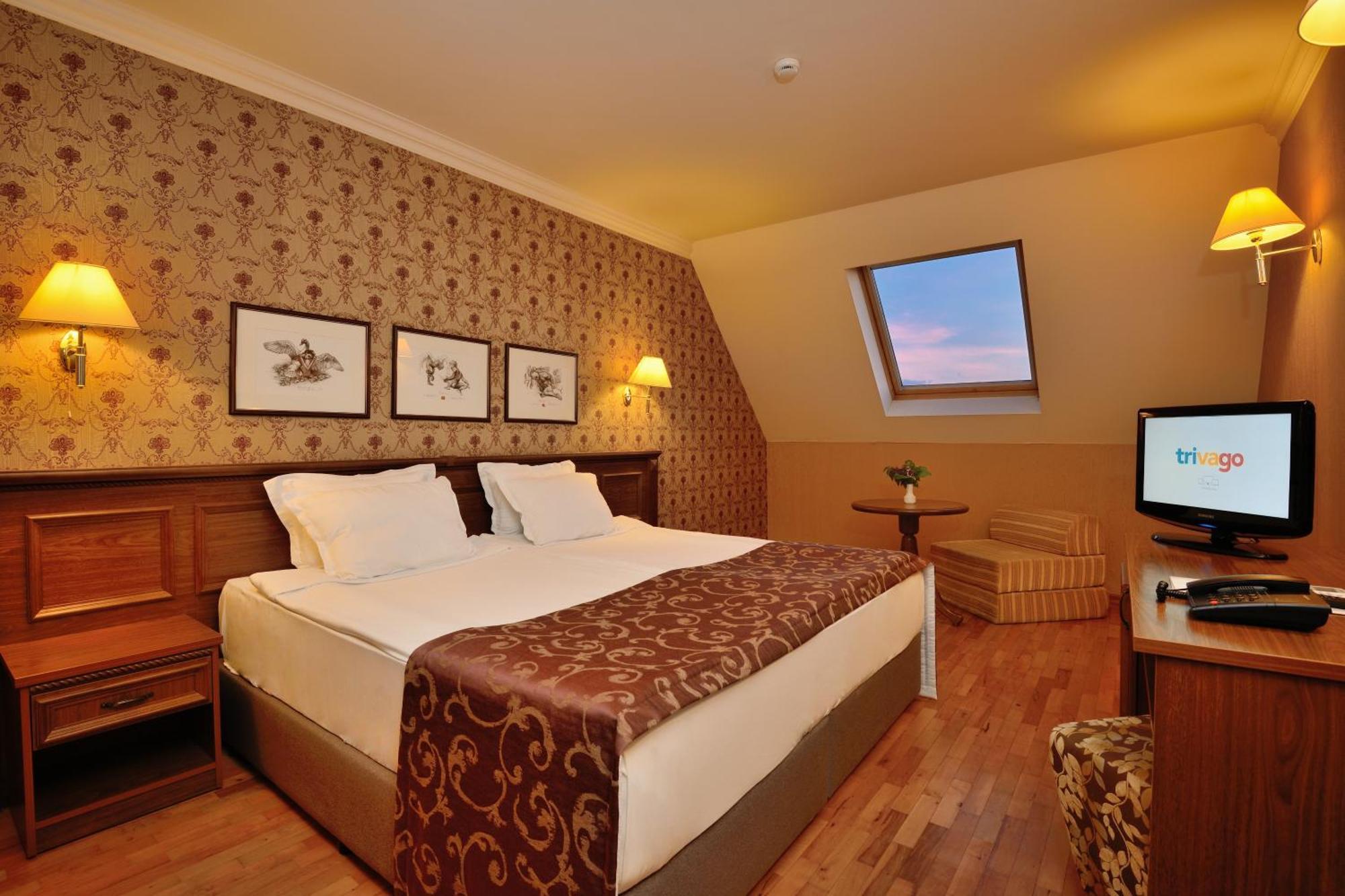 Hotel Club Central Хисаря Экстерьер фото