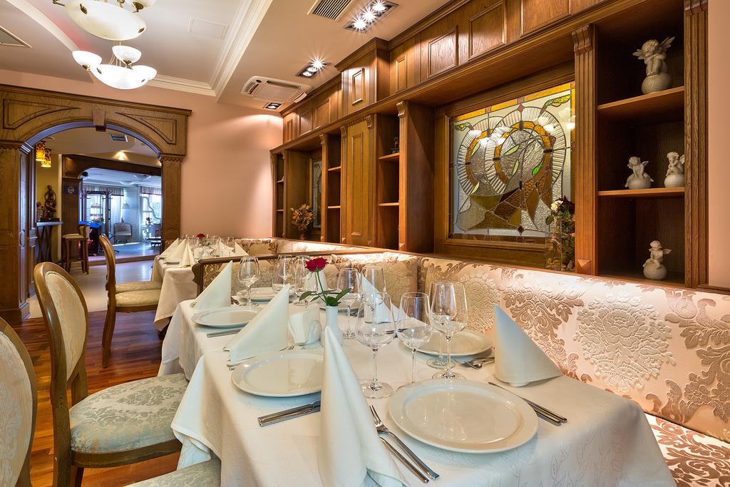 Hotel Club Central Хисаря Экстерьер фото