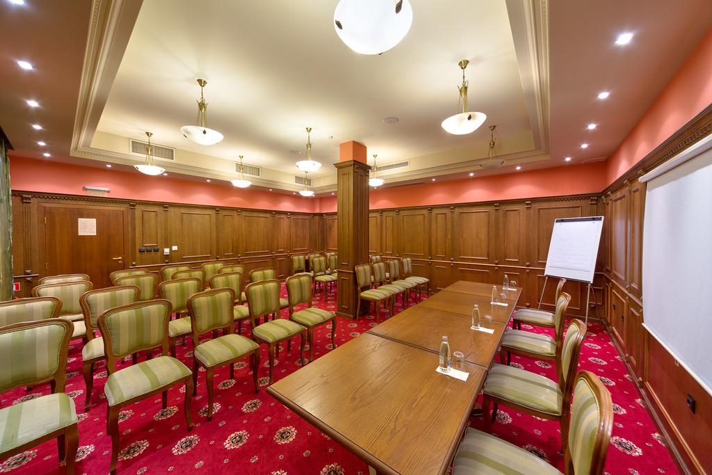 Hotel Club Central Хисаря Экстерьер фото