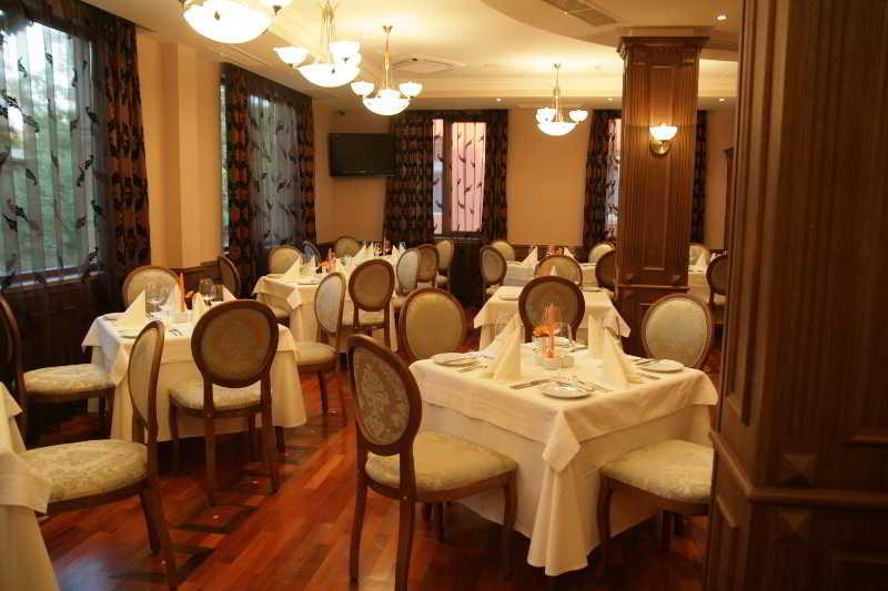 Hotel Club Central Хисаря Ресторан фото