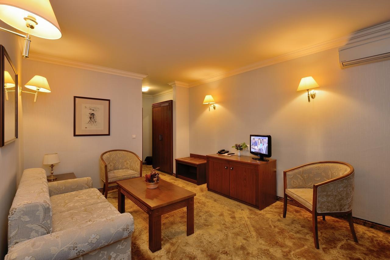Hotel Club Central Хисаря Экстерьер фото
